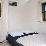 4 Person In Hemmet-by Traum Nyaraló