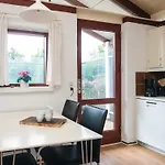 4 Person In Hemmet-by Traum Nyaraló *