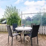 4 Person In Hemmet-by Traum Hemmet