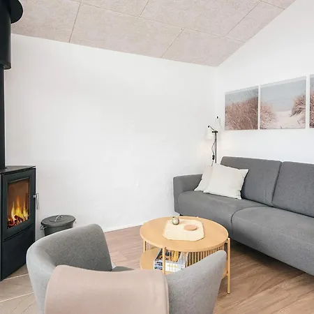 4 Person In Hemmet-by Traum * Hemmet